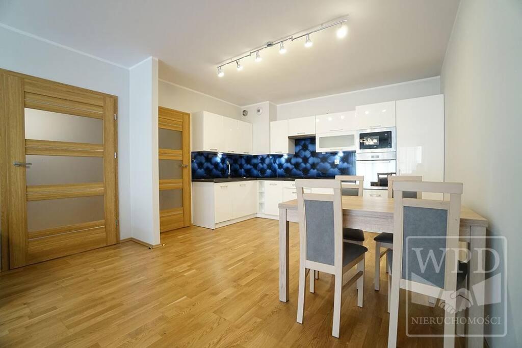 Big Apartment - Old Town - 3 Rooms - Private Parking 弗罗茨瓦夫 外观 照片