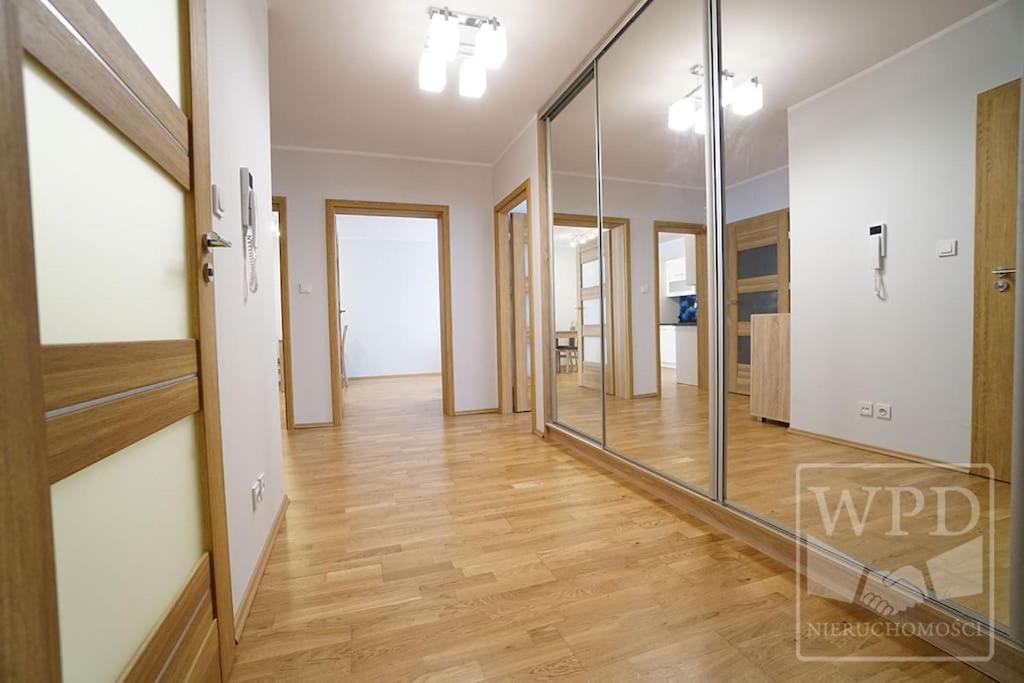 Big Apartment - Old Town - 3 Rooms - Private Parking 弗罗茨瓦夫 外观 照片